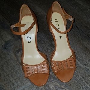 Bow ankle strap heels